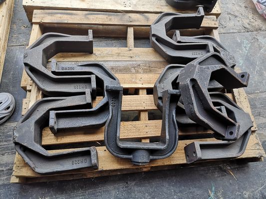 Base do conjunto mola/cilindro de tensão do chassi em U da escavadeira EX200, disponível para todos os modelos de escavadeiras.