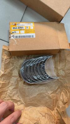 Peças originais do motor da escavadeira CAT, com todos os tipos de modelos de escavadeiras disponíveis. Pistão Original da Escavadeira CAT: Material de alta resistência garante saída de potência eficiente.